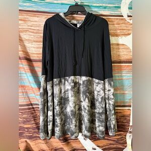 Sew In Love Black and Gray Tie-Dye Top